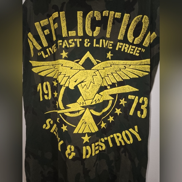 Affliction camo tank top - Picture 2 of 4